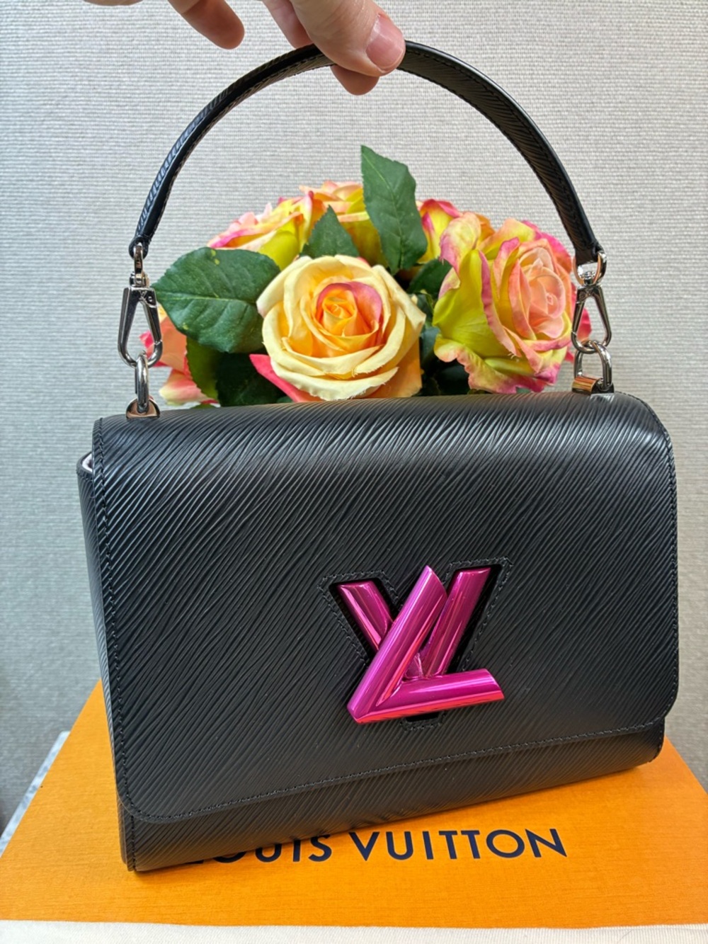 Louis Vuitton LV Black Epi Leather MM Twist Limited Edition Shoulder Bag - NWOT - Picture 4 of 16